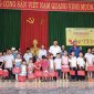 Hội bảo trợ người khuyết tật và trẻ mồ côi xã phối hợp với với Hội Liên hiệp phụ nữ xã Hà Châu tổ chức chương trình “Tặng quà vui tết Trung thu”